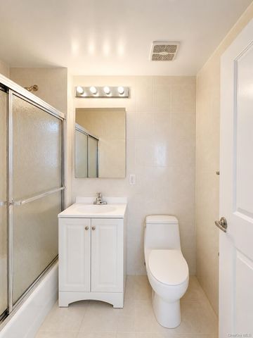 91-06 Whitney Avenue 2B, Elmhurst, NY 11373
