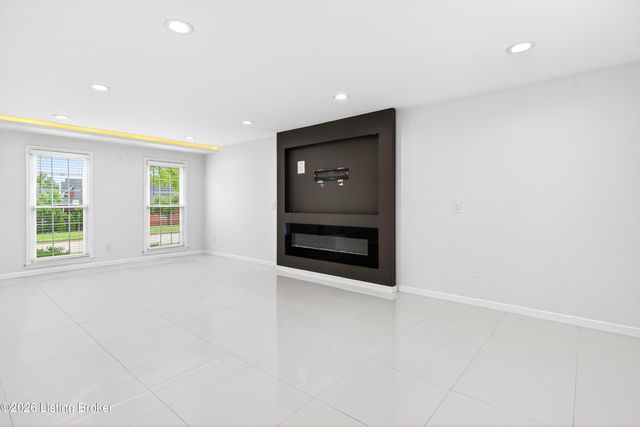 11403 Whitney Hill Rd, Louisville, KY 40299