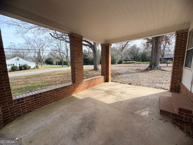 419 W Johnston Street, Forsyth, GA 31029