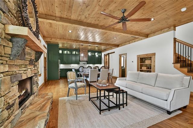 91 Edgewater Drive, Ellijay, GA 30540
