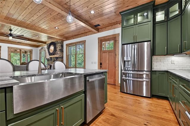 91 Edgewater Drive, Ellijay, GA 30540