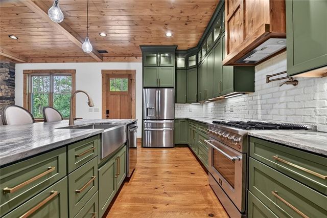 91 Edgewater Drive, Ellijay, GA 30540