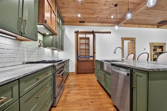 91 Edgewater Drive, Ellijay, GA 30540