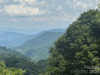 84 Goldenleaf Road, Mars Hill, NC 28754