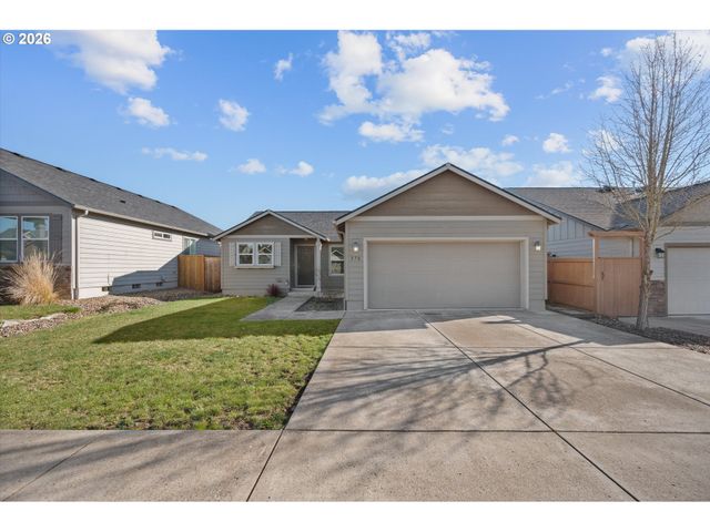 578 Se LINES St, Dallas, OR 97338
