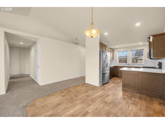 578 Se LINES St, Dallas, OR 97338