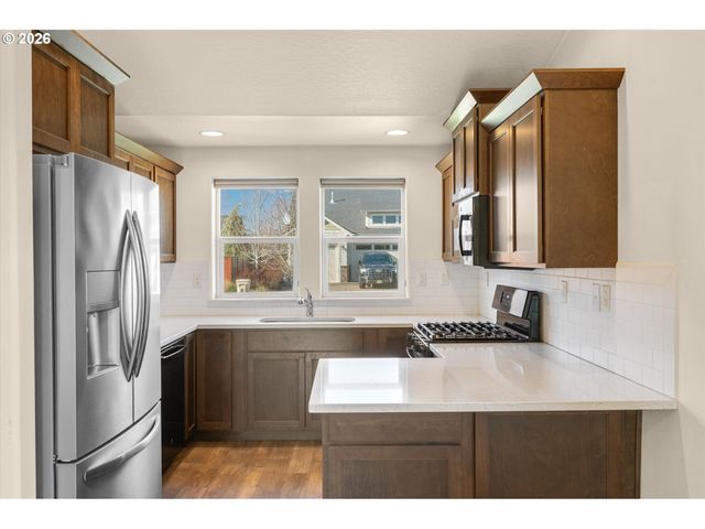 578 Se LINES St, Dallas, OR 97338