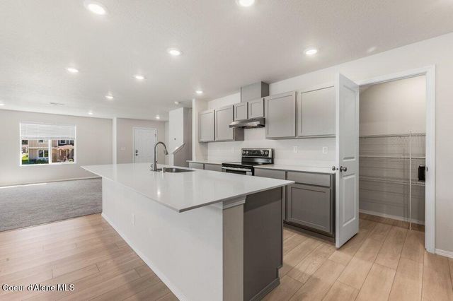 130 E Spirea LN, Hayden, ID 83835