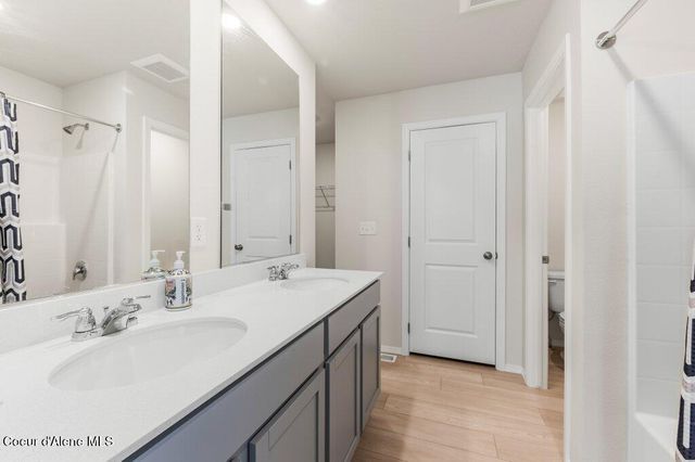 130 E Spirea LN, Hayden, ID 83835