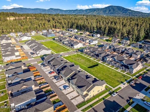 130 E Spirea LN, Hayden, ID 83835