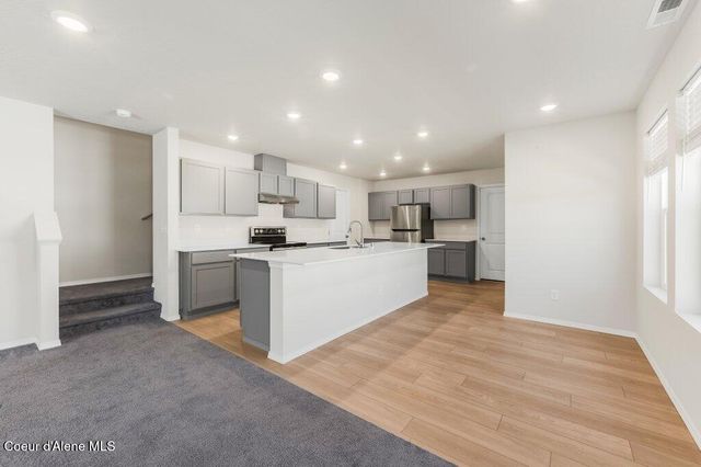 130 E Spirea LN, Hayden, ID 83835