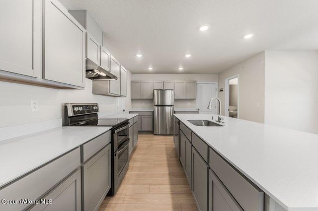 130 E Spirea LN, Hayden, ID 83835