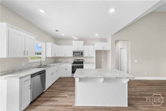 664 Belfast Loop, Ellabell, GA 31308