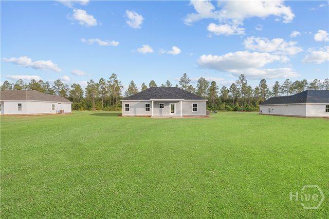 664 Belfast Loop, Ellabell, GA 31308