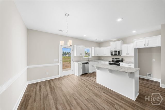664 Belfast Loop, Ellabell, GA 31308