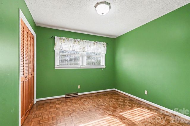 238 Lakeview Drive, Blacksburg, SC 29702