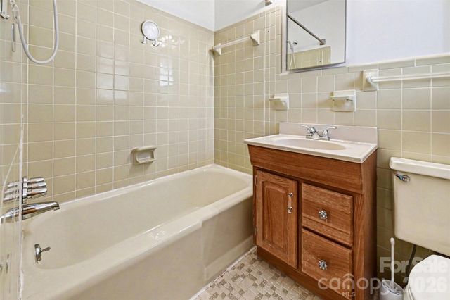 238 Lakeview Drive, Blacksburg, SC 29702