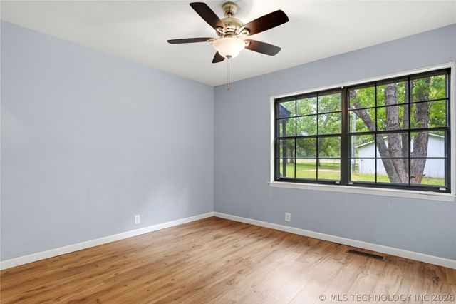 20000 S 280 Road, Morris, OK 74445