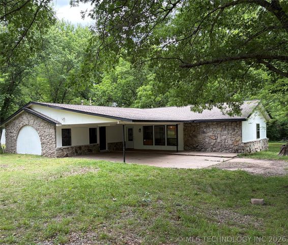 20000 S 280 Road, Morris, OK 74445