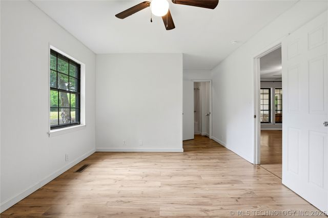 20000 S 280 Road, Morris, OK 74445