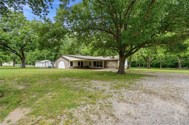 20000 S 280 Road, Morris, OK 74445