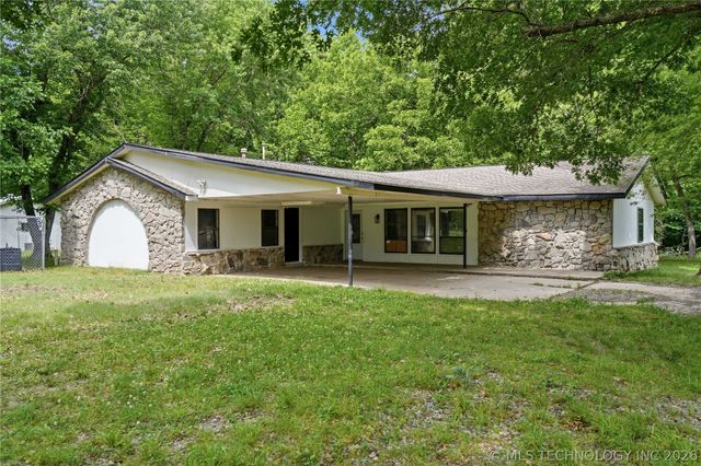20000 S 280 Road, Morris, OK 74445