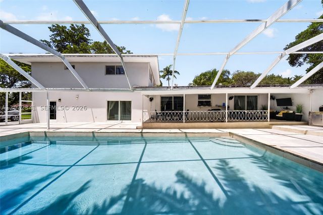 12555 SW 69th Ct, Pinecrest, FL 33156