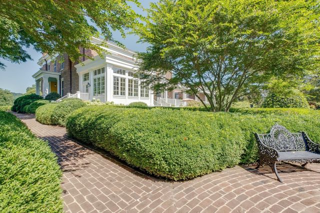 1711 Old Hillsboro Rd, Franklin, TN 37069