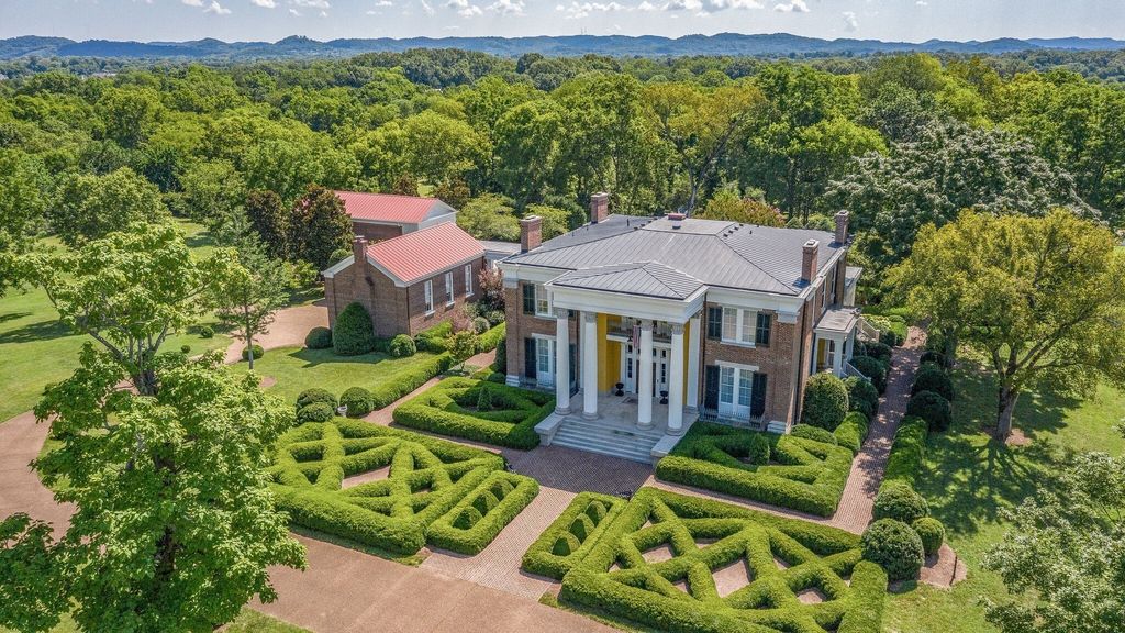 1711 Old Hillsboro Rd, Franklin, TN 37069