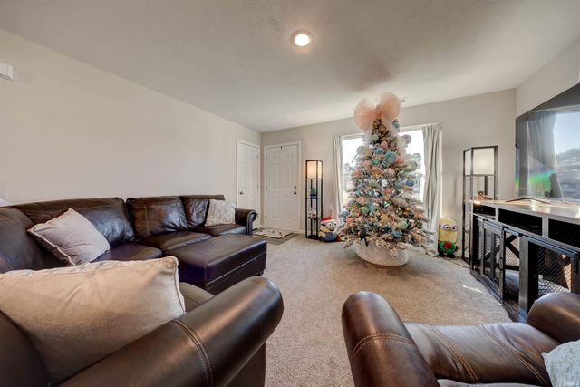 323 Ranger Lane, Dale, IN 47523