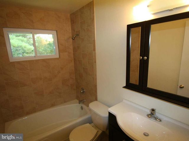 1103 ROBERTA CT, Mclean, VA 22101