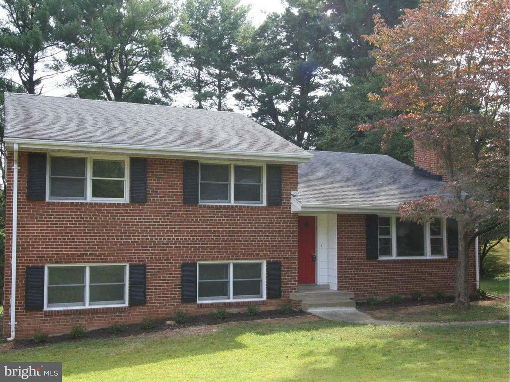 1103 ROBERTA CT, Mclean, VA 22101