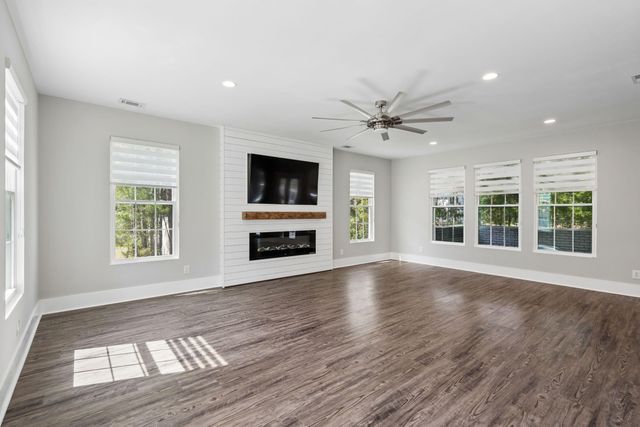 958 Beehive Road, Mount Pleasant, SC 29429