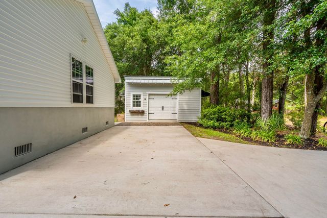 958 Beehive Road, Mount Pleasant, SC 29429