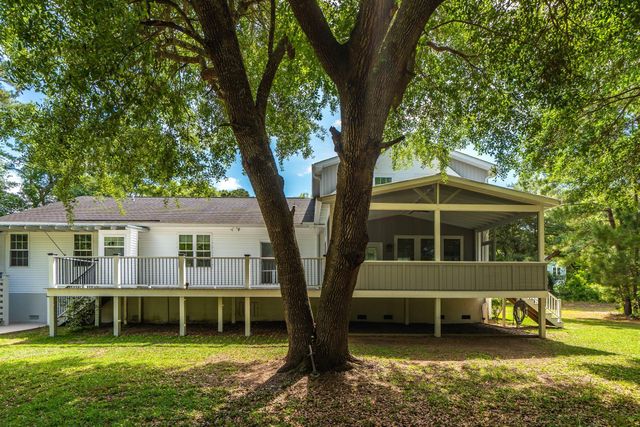 958 Beehive Road, Mount Pleasant, SC 29429