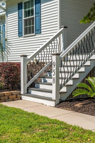 958 Beehive Road, Mount Pleasant, SC 29429