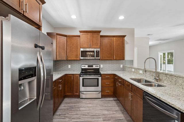 958 Beehive Road, Mount Pleasant, SC 29429