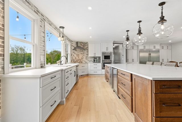 65 Rhodes St, Plainville, MA 02762