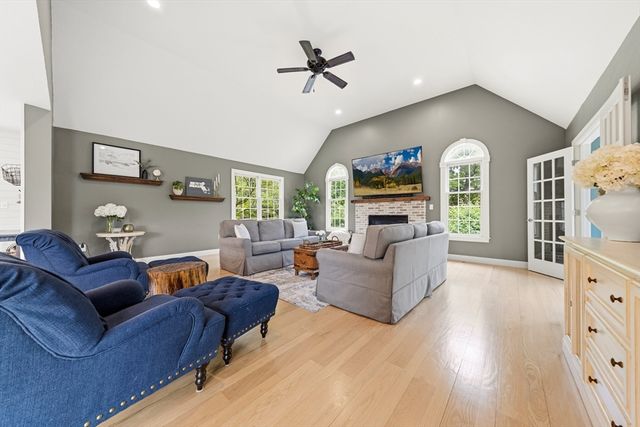 65 Rhodes St, Plainville, MA 02762