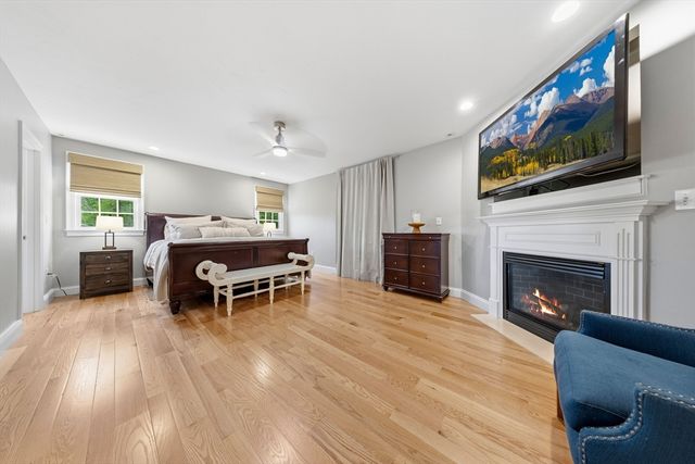 65 Rhodes St, Plainville, MA 02762