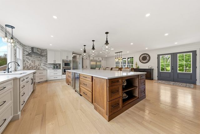 65 Rhodes St, Plainville, MA 02762