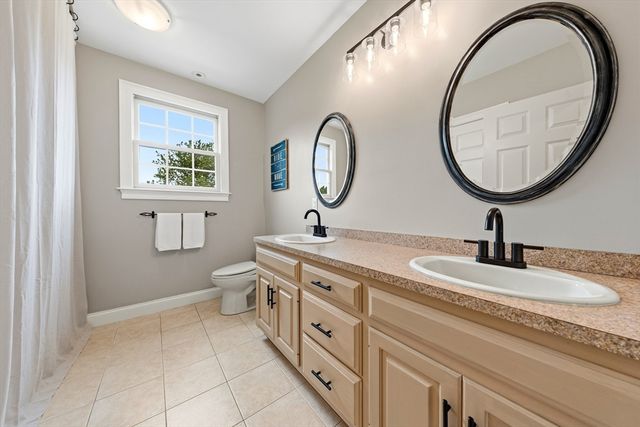 65 Rhodes St, Plainville, MA 02762