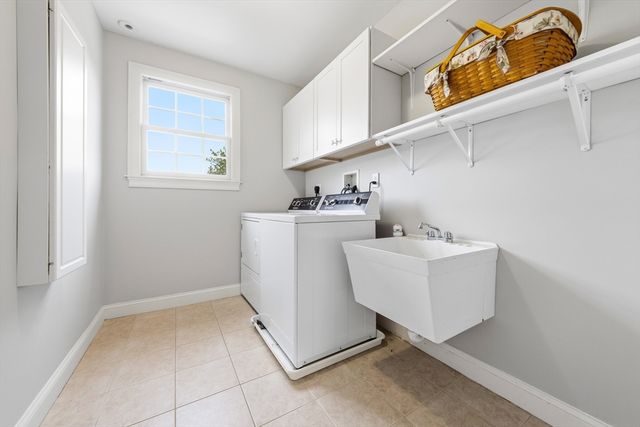 65 Rhodes St, Plainville, MA 02762