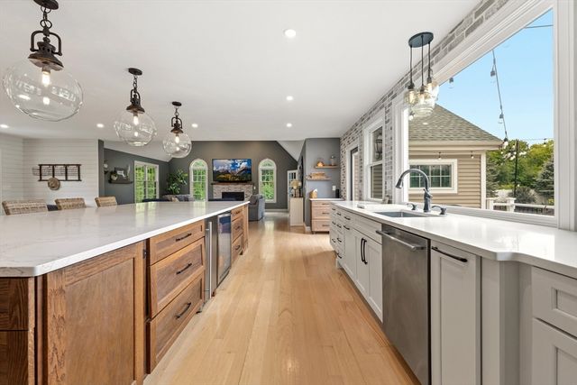 65 Rhodes St, Plainville, MA 02762