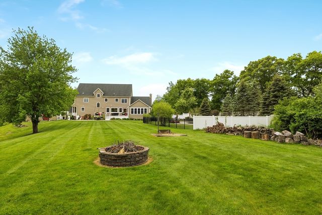 65 Rhodes St, Plainville, MA 02762