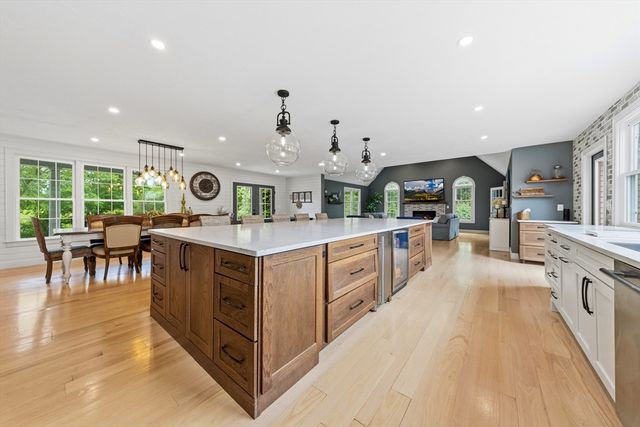 65 Rhodes St, Plainville, MA 02762