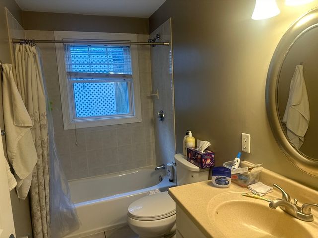 137 Calumet St 1, Boston, MA 02120