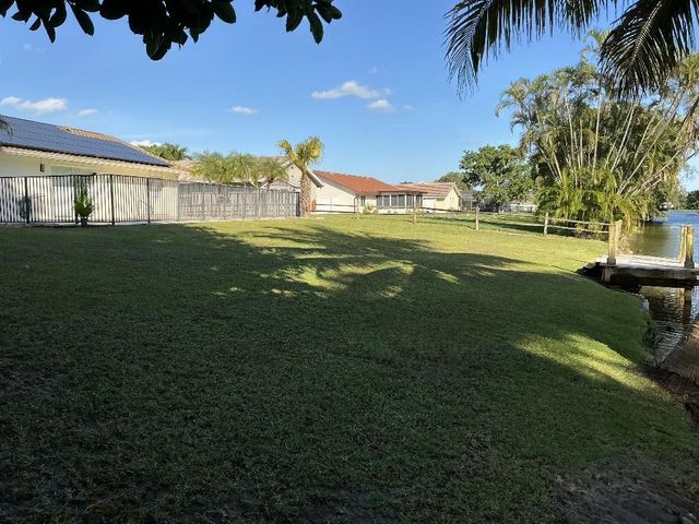 9774 Lancaster Pl, Boca Raton, FL 33434