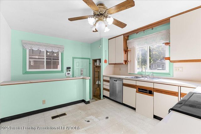 4407 Burchfield Avenue, Lansing, MI 48910