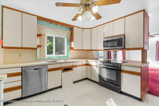 4407 Burchfield Avenue, Lansing, MI 48910